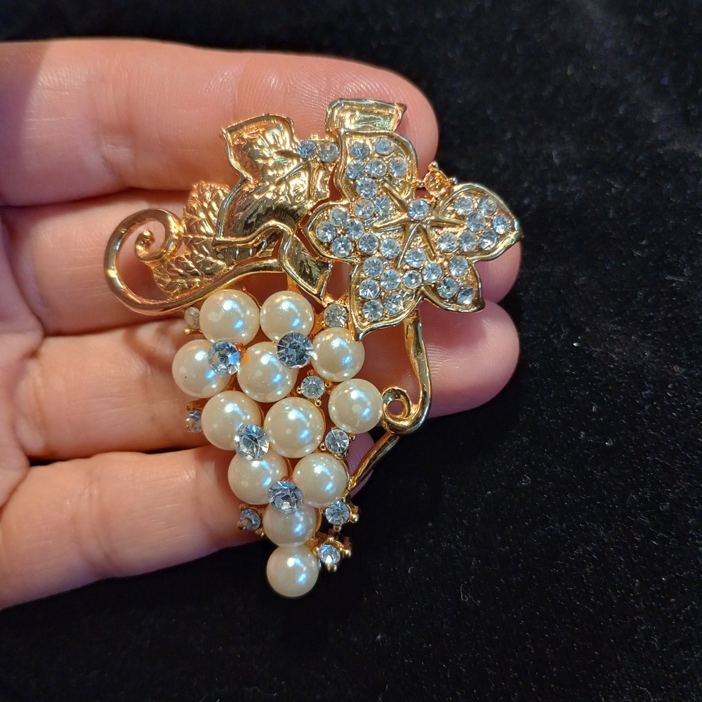 Vintage Grapes Brooch